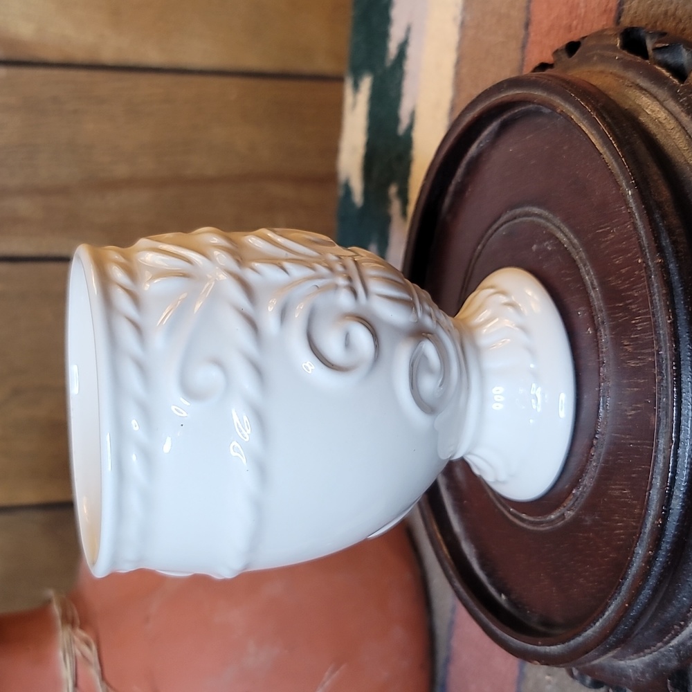 LaMont pottery vase with Greek design